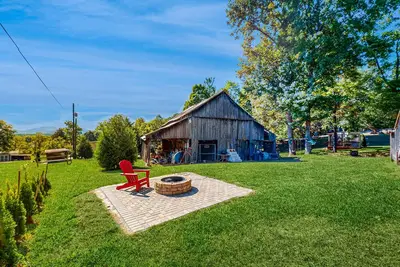 Image de Charming Cabin with Fire Pit, WiFi, Picnic Area & Free Attraction Tickets