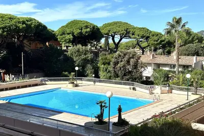 Image de Appartement climatisé pour 6 personnes avec piscine sur le port d'Hyères