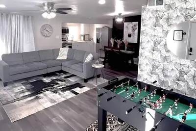 Image de CharmingBungalow:Minutes to At&TStadium&Six Flags!