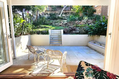 Image de Maroubra Beach House with Lush Garden Oasis