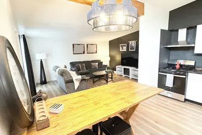 Image de Newly renovated 2-bedroom 1 bath with a garage and yard in Peoria.