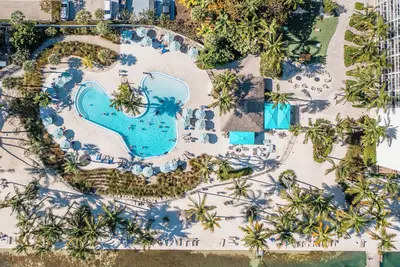Image de Home Away from Home in Islamorada! Pets Allowed, Free Parking, Outdoor Pool!