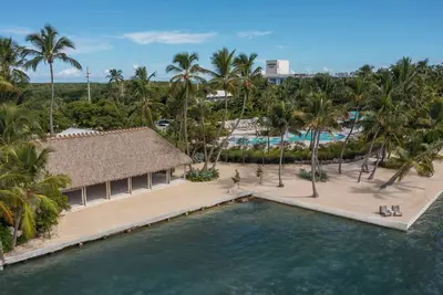 Image de Spacious Good-Value 1br! Free Parking, Onsite Pool, Pets Allowed