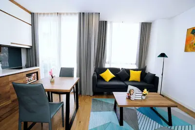 Image de 10 minutes walk to West Lake - King-size Bed - Close to Town