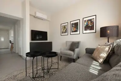 Image de Phaedrus Living: Mini Art House Rivera