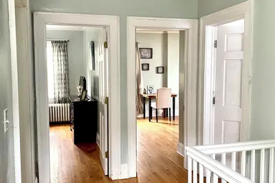 Image de Tranquil 3-bedroom house with additional full-size sofa bed in Hartford