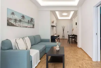 Image de Phaedrus Living: Zografou Azure Aura