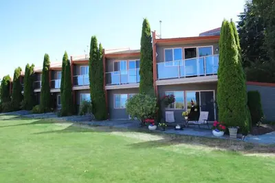 Image de #210 Upper Beach View Suite at Shorewater Resort, Qualicum Beach