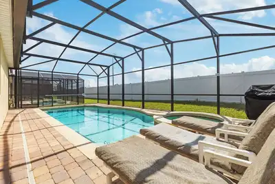 Image de ⭐The Dales West Haven | Modern & Bright 5 Bed, 3 Bath Villa | South Facing Pool⭐