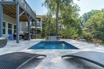 Image de Cozy Home by the Lake: A Spacious 3-bedroom Apartment in charming Cornelius, Nc