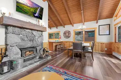 Image de Spacious Cabin Near Lake & Beach