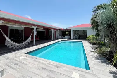 Villa à Saint François G043b - 4 chambres piscine