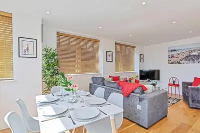 Image de Urban Heights - two bedroom two bathroom loft style apartment - fast wifi