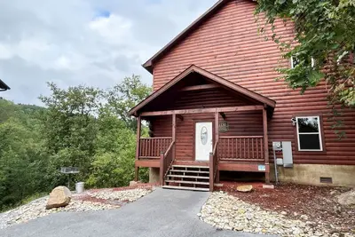 Image de Modern 2 Bedroom 2 Bath sleeps 8 located in Black Bear Ridge Resort Pool Access