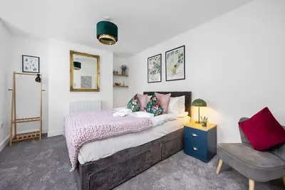 Image de Queens Mile 2 with Free Parking | By My Getaways