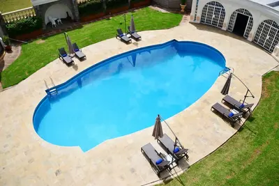 Image de Peaceful Suite Perfect for Family Relaxation and Comfort | Free Parking