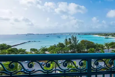 Image de Tropical Ambiance in 3 Suites w/ Stunning Bay Views in Beachfront Resort