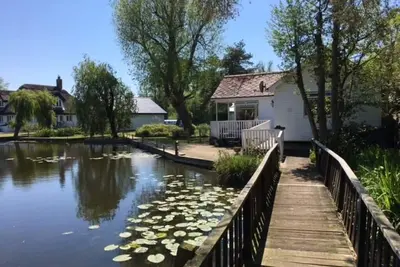Image de Noosa Sound Superb Waterside Bungalow In Horning Village On The Norfolk Broads