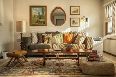 Image de The Fox Den - Close to Dixon, Sterling and Polo