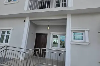 Image de Charming 2-bedroom apartment in welcoming Ogba Area of Ikeja, with Ac, WiFi, Ps5