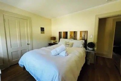 Image de The Sanctuary: 3 Bedrooms, Easy Walking, +Parking! \n\n