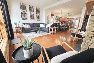 Image de ⭐️Mountain Escape Ski In/Ski Out, 4 Bdrm/Private hot tub⭐️