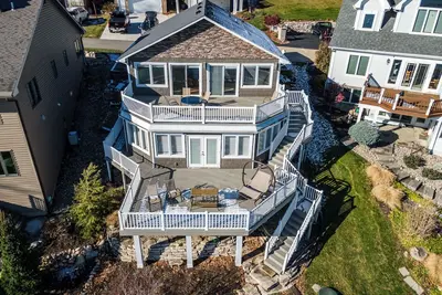 Image de Life Lake Vacations on James!