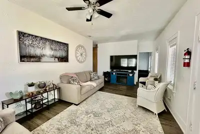 #1 Charming 5br 1ba Home in Midland – Comfort, Convenience & Great Location!