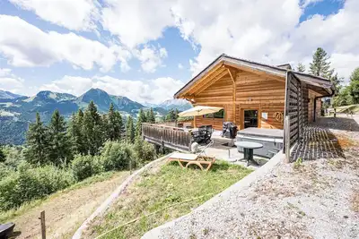 Image de Chalet 'Fnire' avec vue sur la montagne, piscine partagée et Wi-Fi