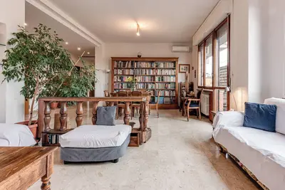 Image de Appartement 'Firenze Terrazza, Doppio Parcheggio' avec terrasse privée, Wi-Fi et climatisation