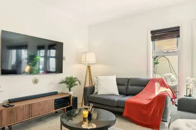 Image de 3 Br Townhouse Near Airport-City-Beach