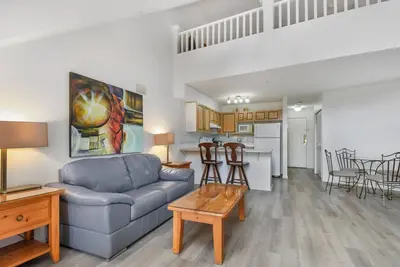Image de Large Lofted Condo Perfect For Families! (316)