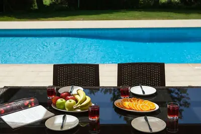 Image de Luxurious Villa Retreat with Panoramic Views