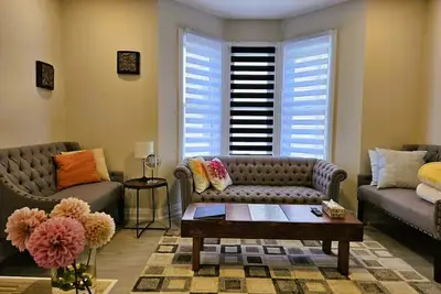 Image de 1f backyard balcony, 2-bedrooms, spacious, 1g WiFi, near Wego bus