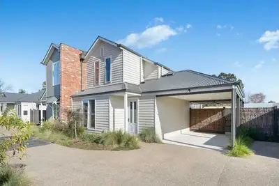 Image de Hidden Hunter Luxe light filled townhouse walking Distance to Mansfield High St\n