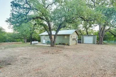 Image de Cabin w/ Hot Tub in Valley View: Pets Welcome!
