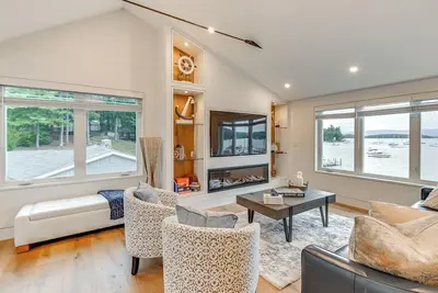 Image de Lake Winnipesaukee Condo w/ Beach Access!