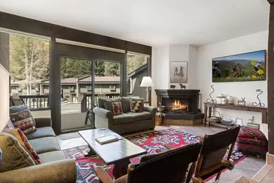 Image de The Ideal West Vail Mountain Basecamp - Free Bus!