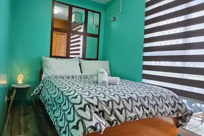 Image de Cozy 2-bedroom condo for family or barkada