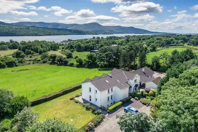Image de Large 5 bedroom home to sleep 10 people with wonderful sea views