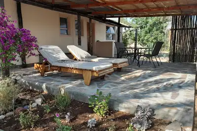 Image de Newly Listed! Spacious 2-bedroom apartment in a little oasis near Spitzkoppe.