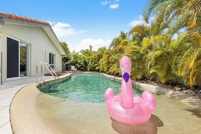 Image de Seatides Mooloolaba -Pet friendly luxury home with heated pool! !