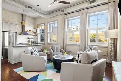 Image de Fire Tower King Street 2 Story Condo