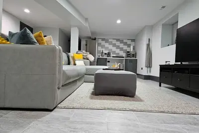 Image de High-end 2Bdrm Garden Apt. Where Comfort Meets Style