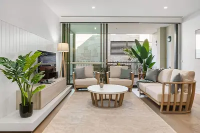 Image de Luxe | Location, Style, Space in the heart of town