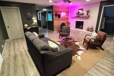 Image de Rodeo Ranch River District. Near all attractions. Sleeps 9, Fenced yard, Pets ok