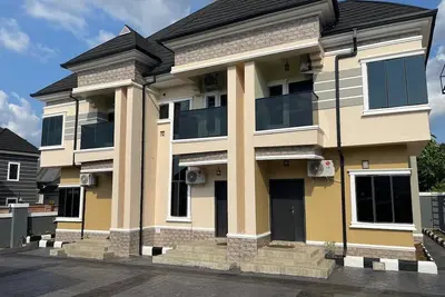 Image de Fully furnished 2-bedroom Shortlet serviced apartment in Enugu Nigeria