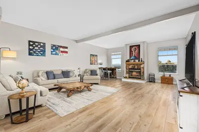 Image de 30+ Night Stay! Beautiful Property - Spa, Views, Lrg Patio!