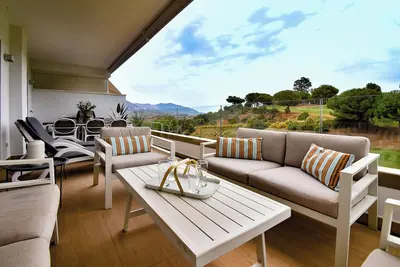Image de Superbe appartement, vue exceptionnelle sur golf. Grande terrasse