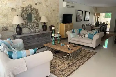Image de Villa Plomari On The Sea- Entire House
